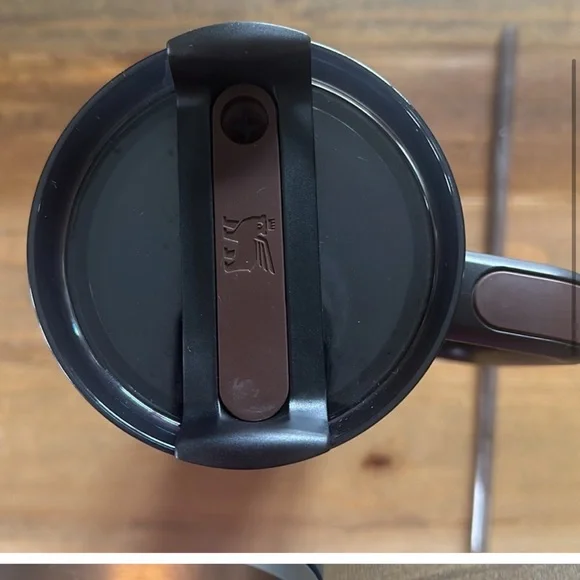 Stanley Copper Travel Mug with Handle - Picture 3 of 5